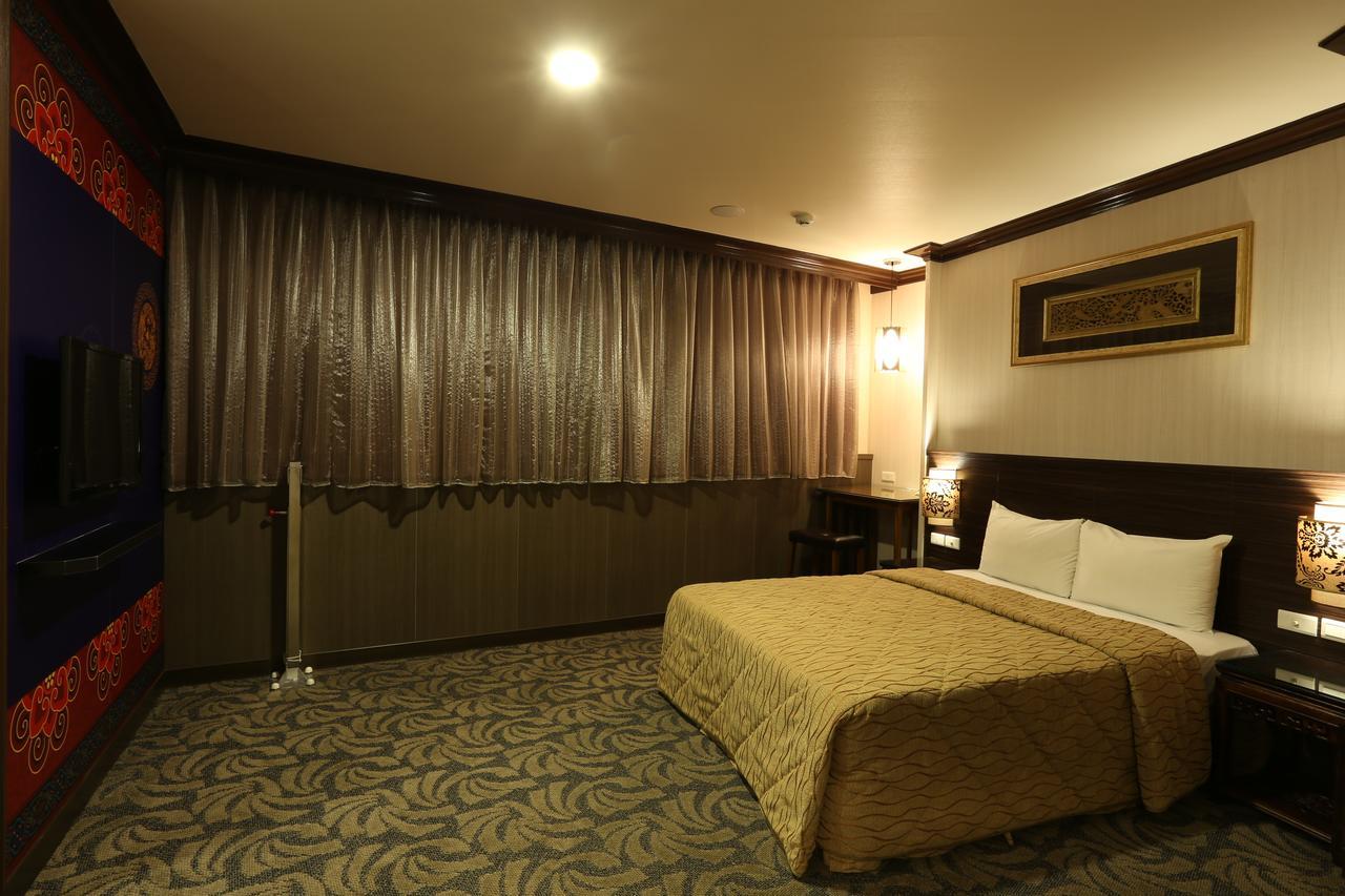 Monalisa Hotel Tainan Exterior foto